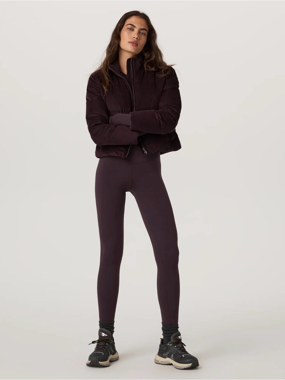 Vuori Women's Carmel Corduroy Puffer Jacket size small in Raisin - Picture 12 of 15